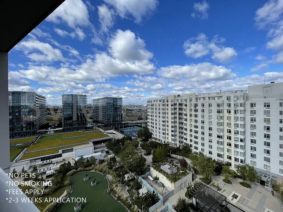 法拉盛天景豪苑 (Sky View Parc) 高层豪华 1 房 1 厅 · 落地大窗带私家阳台